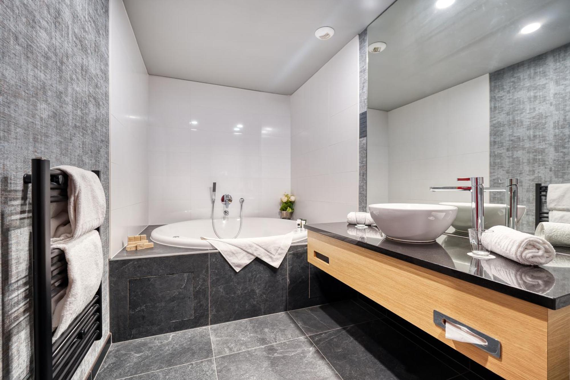 Hotel Verviers Van Der Valk Ngoại thất bức ảnh